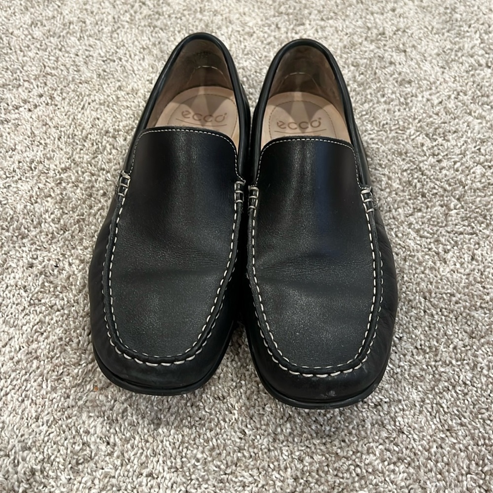 Black Ecco slip ons